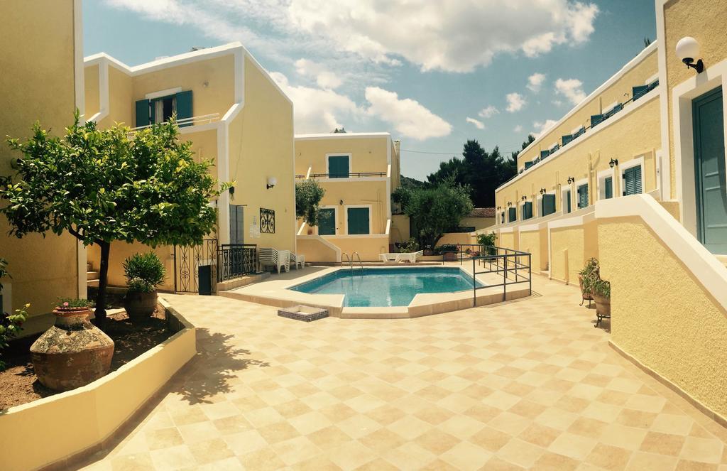 Esperides Maisonettes Agia Marina  Экстерьер фото