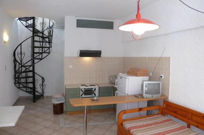 Esperides Maisonettes Agia Marina  Экстерьер фото