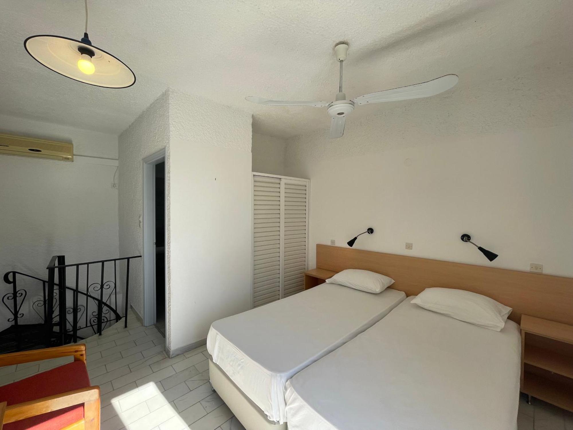 Esperides Maisonettes Agia Marina  Экстерьер фото