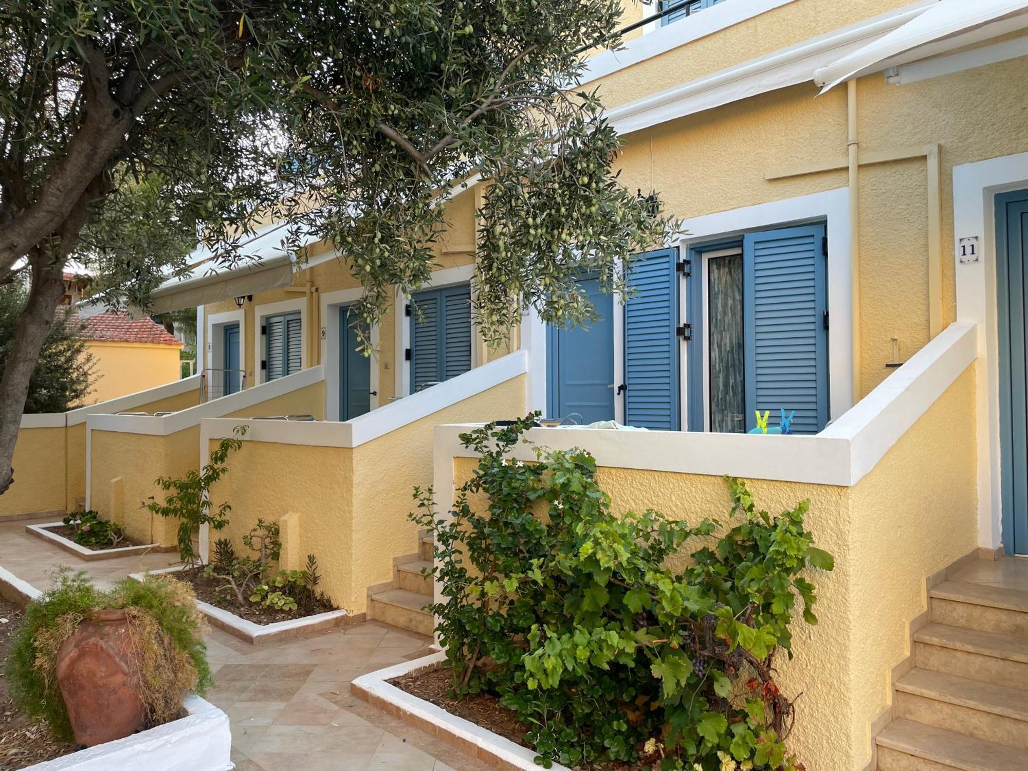 Esperides Maisonettes Agia Marina  Экстерьер фото