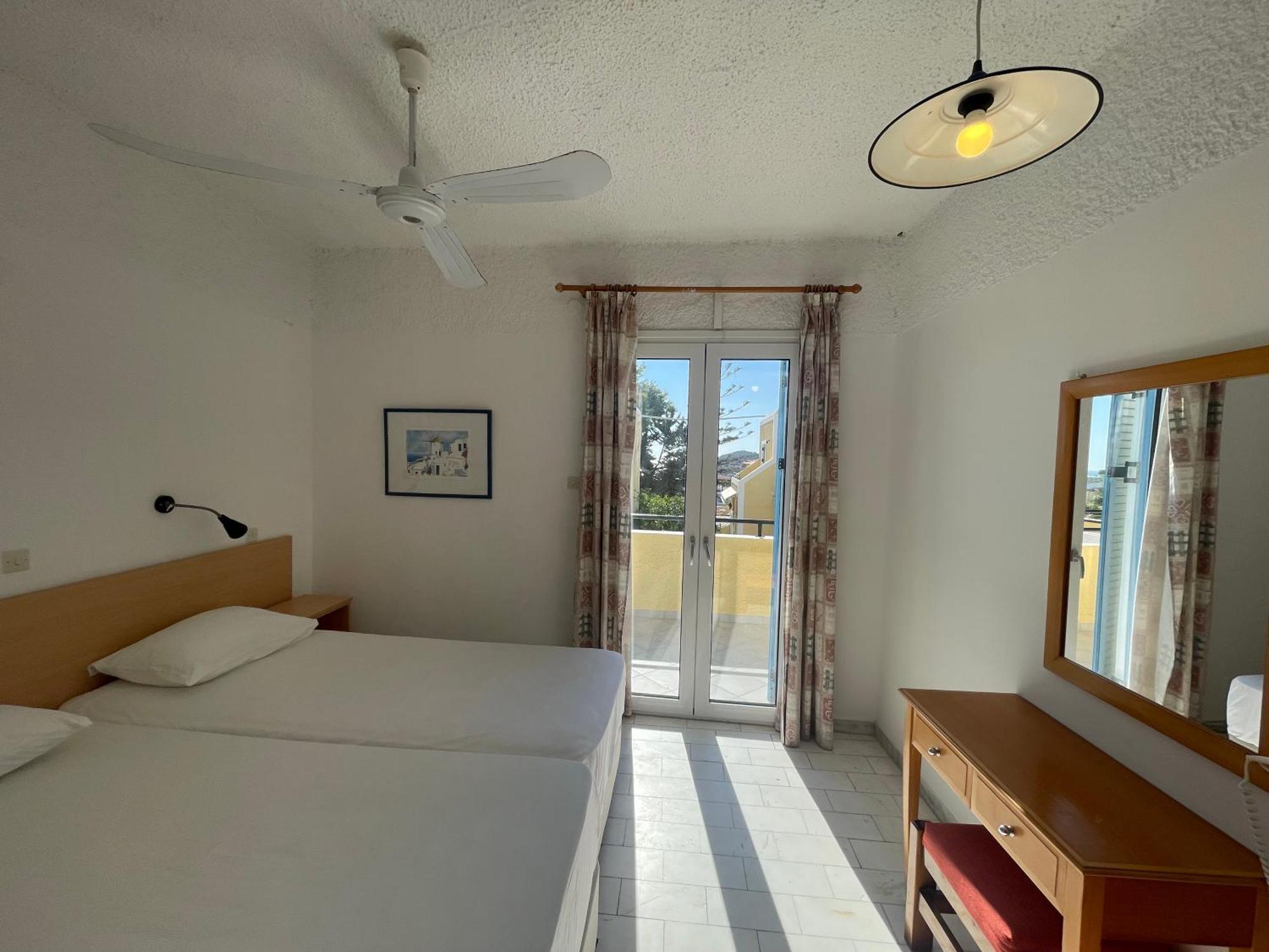 Esperides Maisonettes Agia Marina  Экстерьер фото