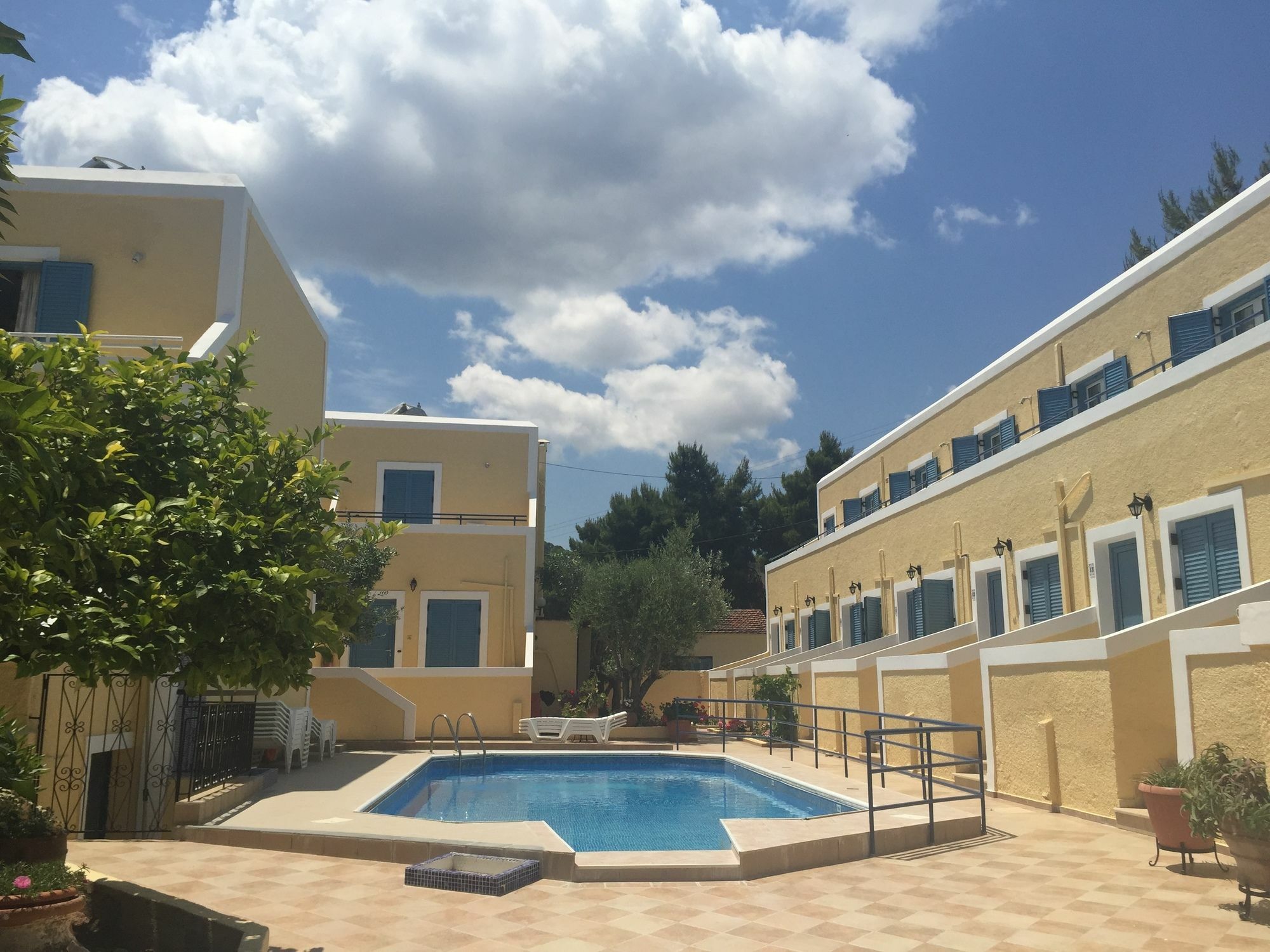 Esperides Maisonettes Agia Marina  Экстерьер фото