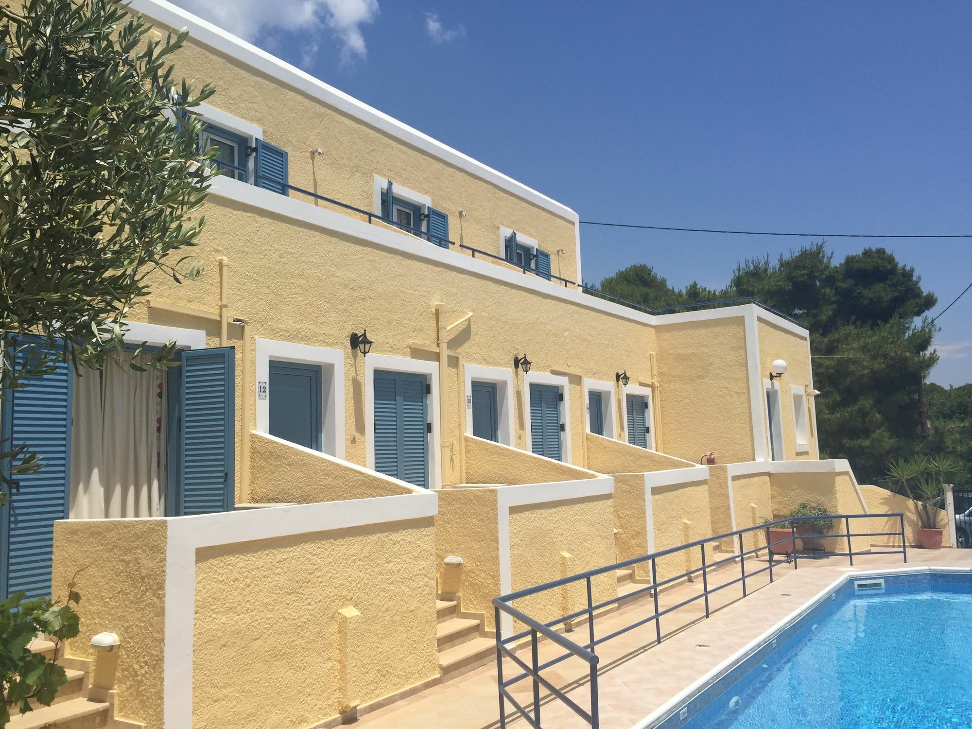 Esperides Maisonettes Agia Marina  Экстерьер фото